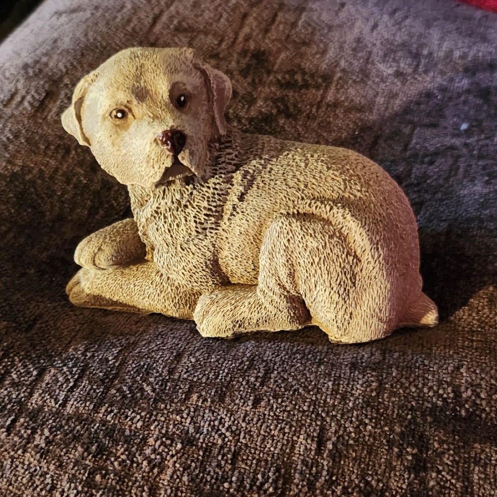 Lab figurine